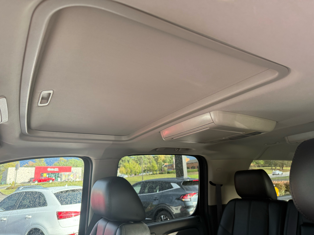 Chevrolet Suburban 2WD 4dr 1500 LT 2013 Chevrolet Suburban 2WD 4dr 1500 LT 2013