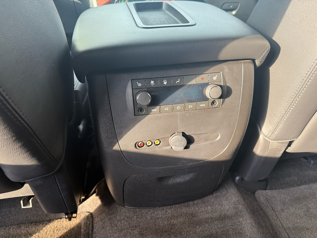 Chevrolet Suburban 2WD 4dr 1500 LT 2013 Chevrolet Suburban 2WD 4dr 1500 LT 2013