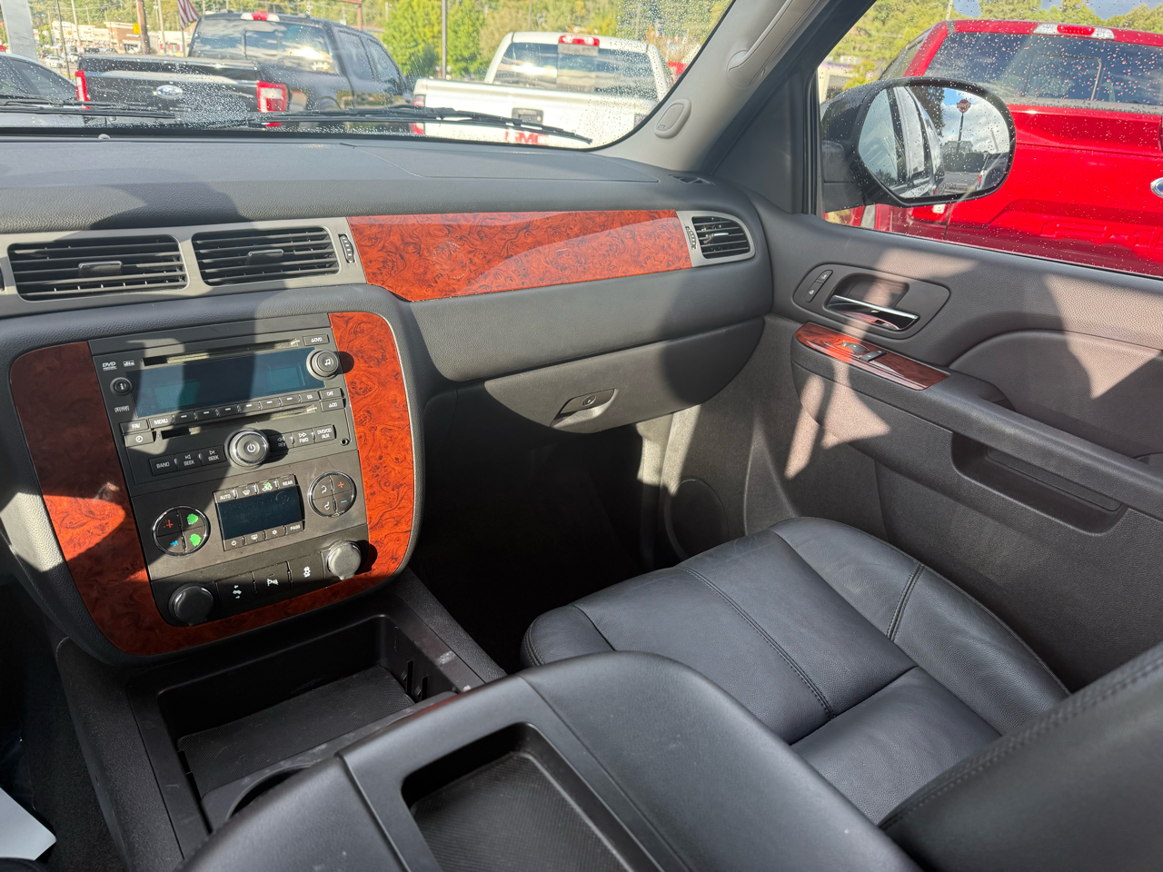 Chevrolet Suburban 2WD 4dr 1500 LT 2013 Chevrolet Suburban 2WD 4dr 1500 LT 2013