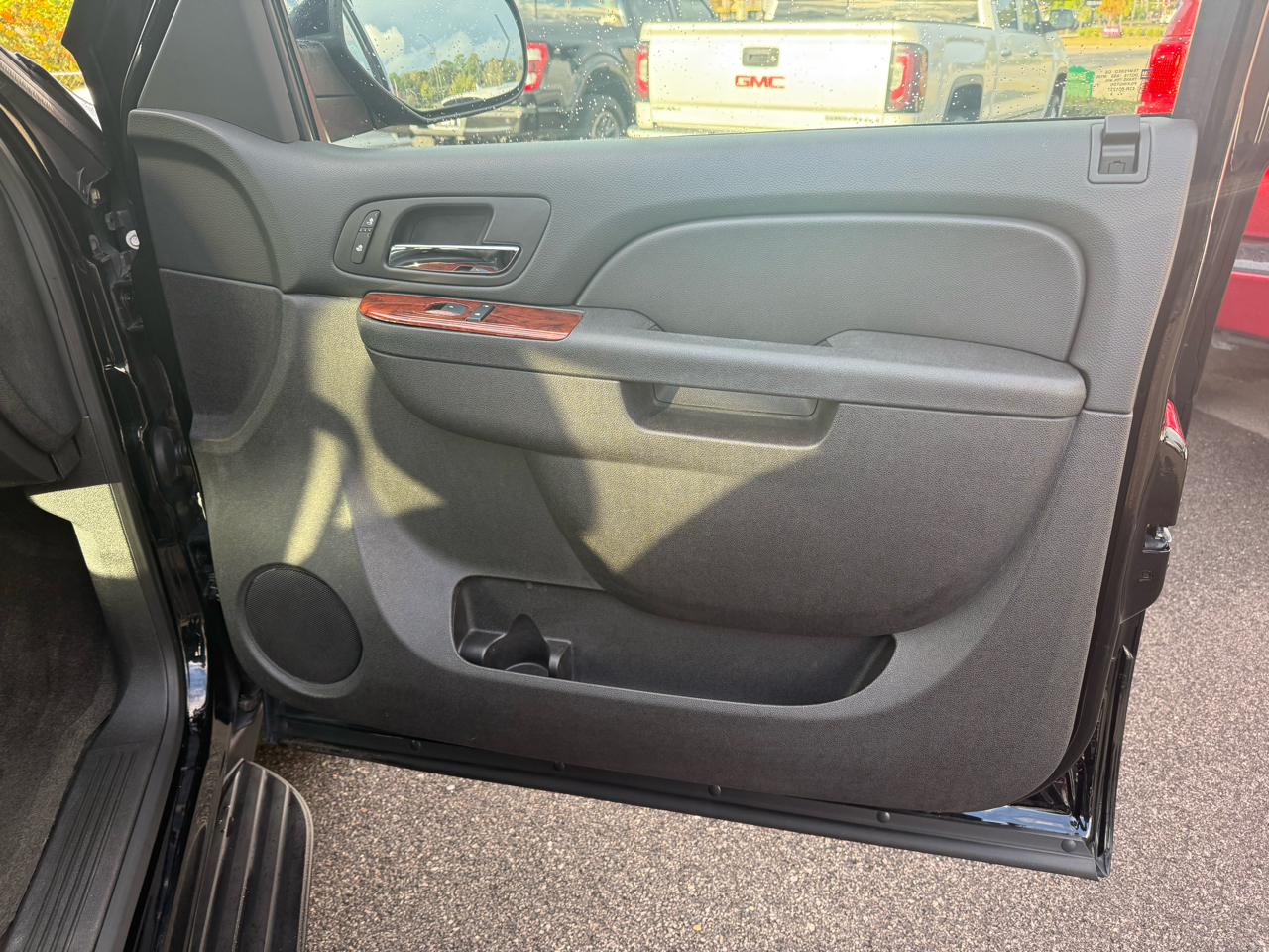 Chevrolet Suburban 2WD 4dr 1500 LT 2013 Chevrolet Suburban 2WD 4dr 1500 LT 2013