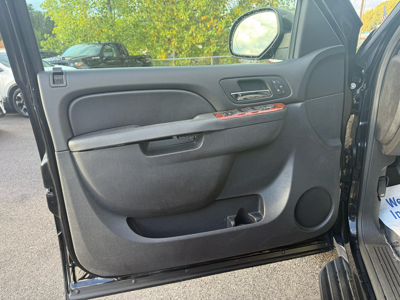 Chevrolet Suburban 2WD 4dr 1500 LT 2013 Chevrolet Suburban 2WD 4dr 1500 LT 2013