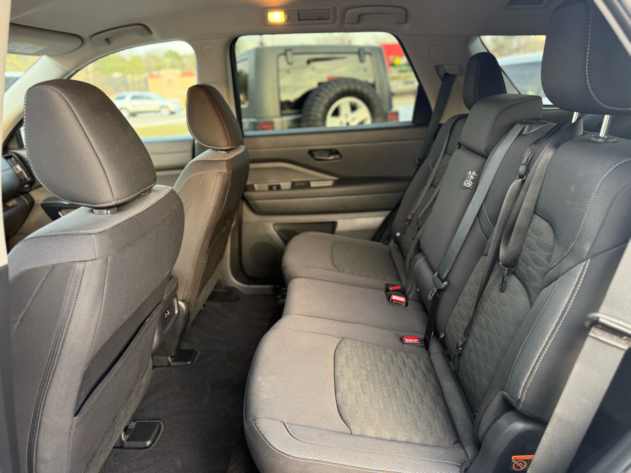 Nissan Pathfinder SV 2WD 2024