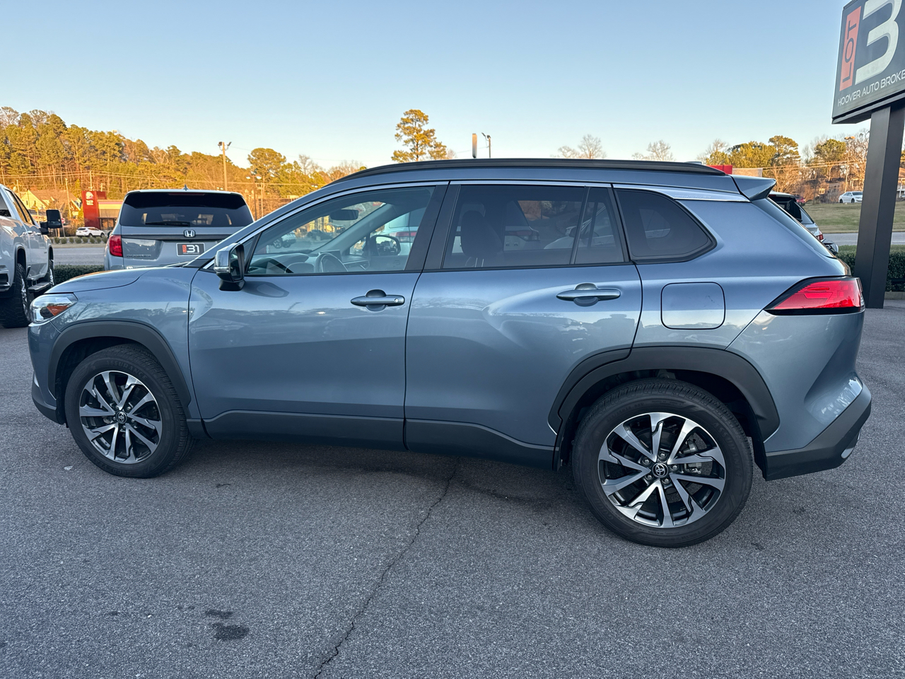 Toyota Corolla Cross XLE 2WD (Natl) 2023