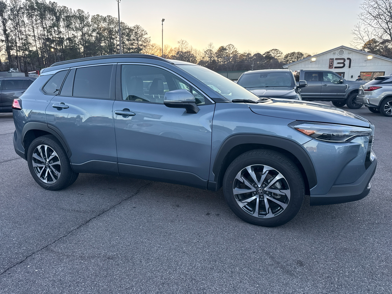 Toyota Corolla Cross XLE 2WD (Natl) 2023