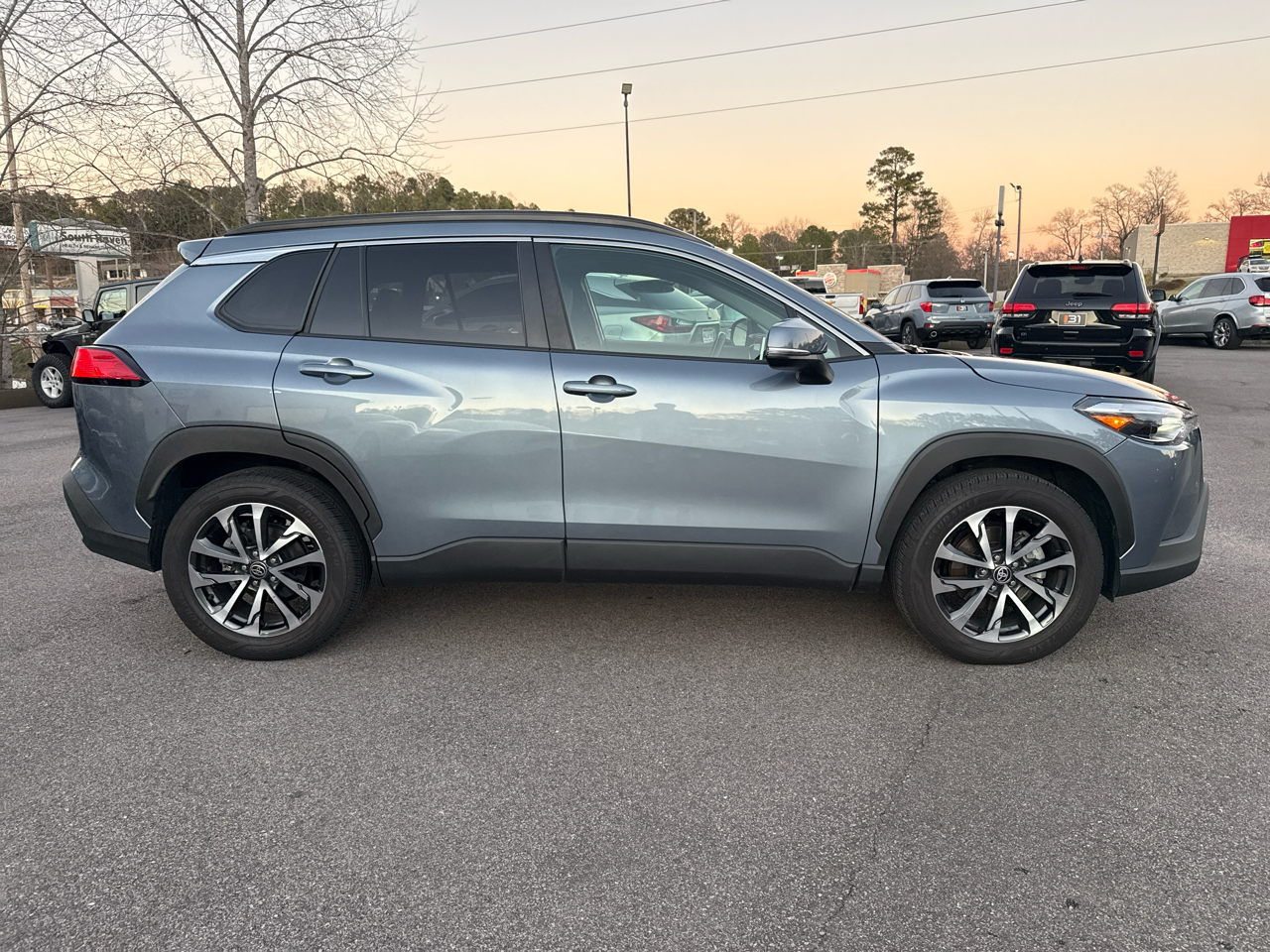 Toyota Corolla Cross XLE 2WD (Natl) 2023