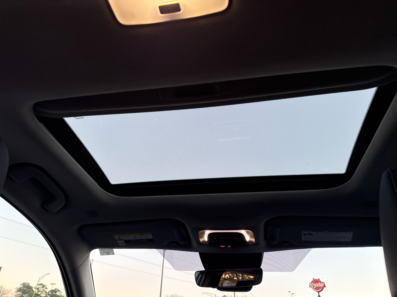 Toyota Corolla Cross XLE 2WD (Natl) 2023