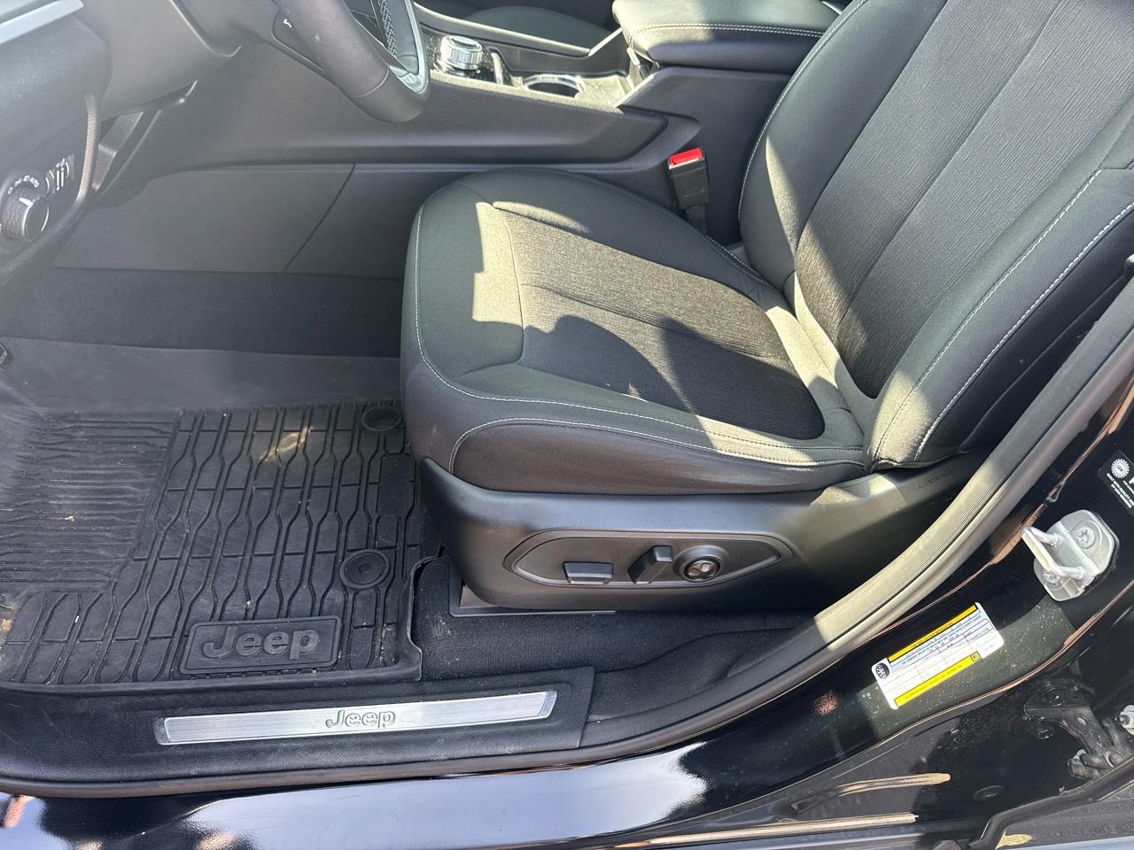 Jeep Grand Cherokee Laredo X 4x4 2025