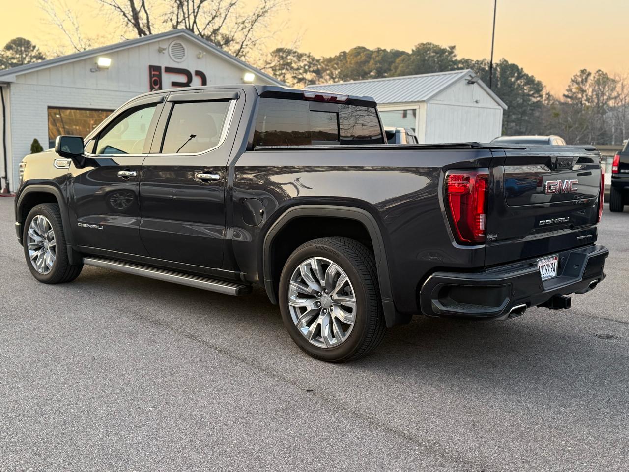 GMC Sierra 1500 4WD Crew Cab 147" Denali 2025