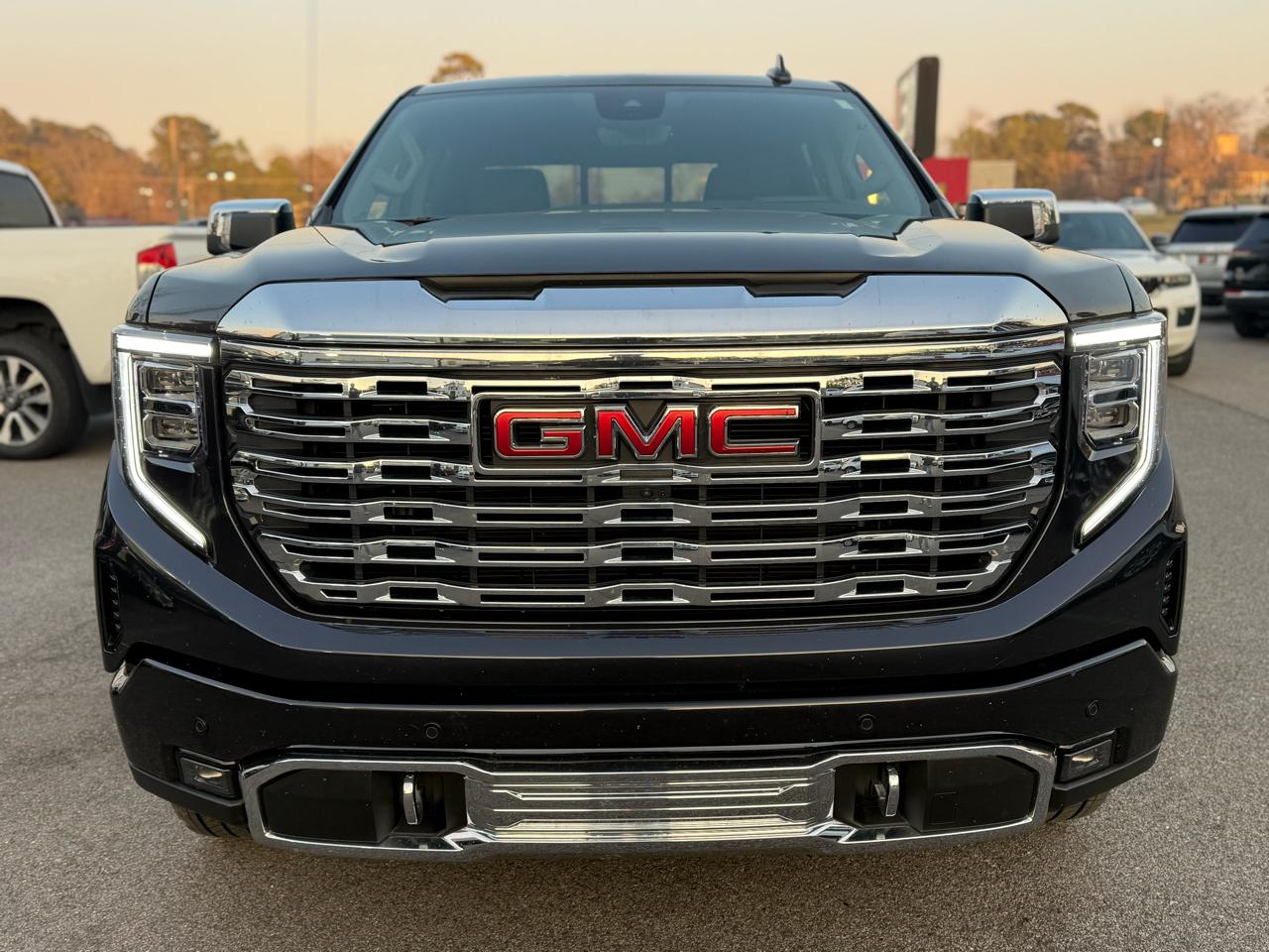 GMC Sierra 1500 4WD Crew Cab 147" Denali 2025