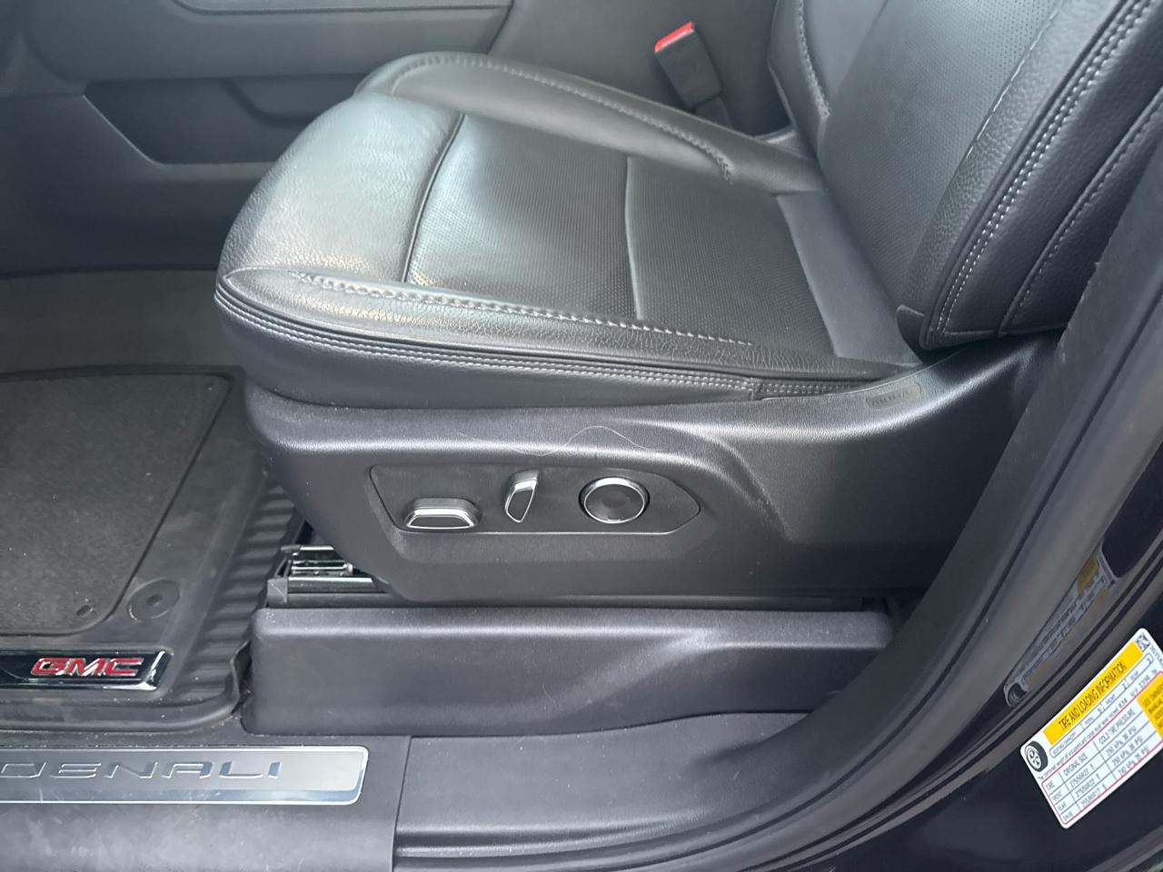 GMC Sierra 1500 4WD Crew Cab 147" Denali 2025