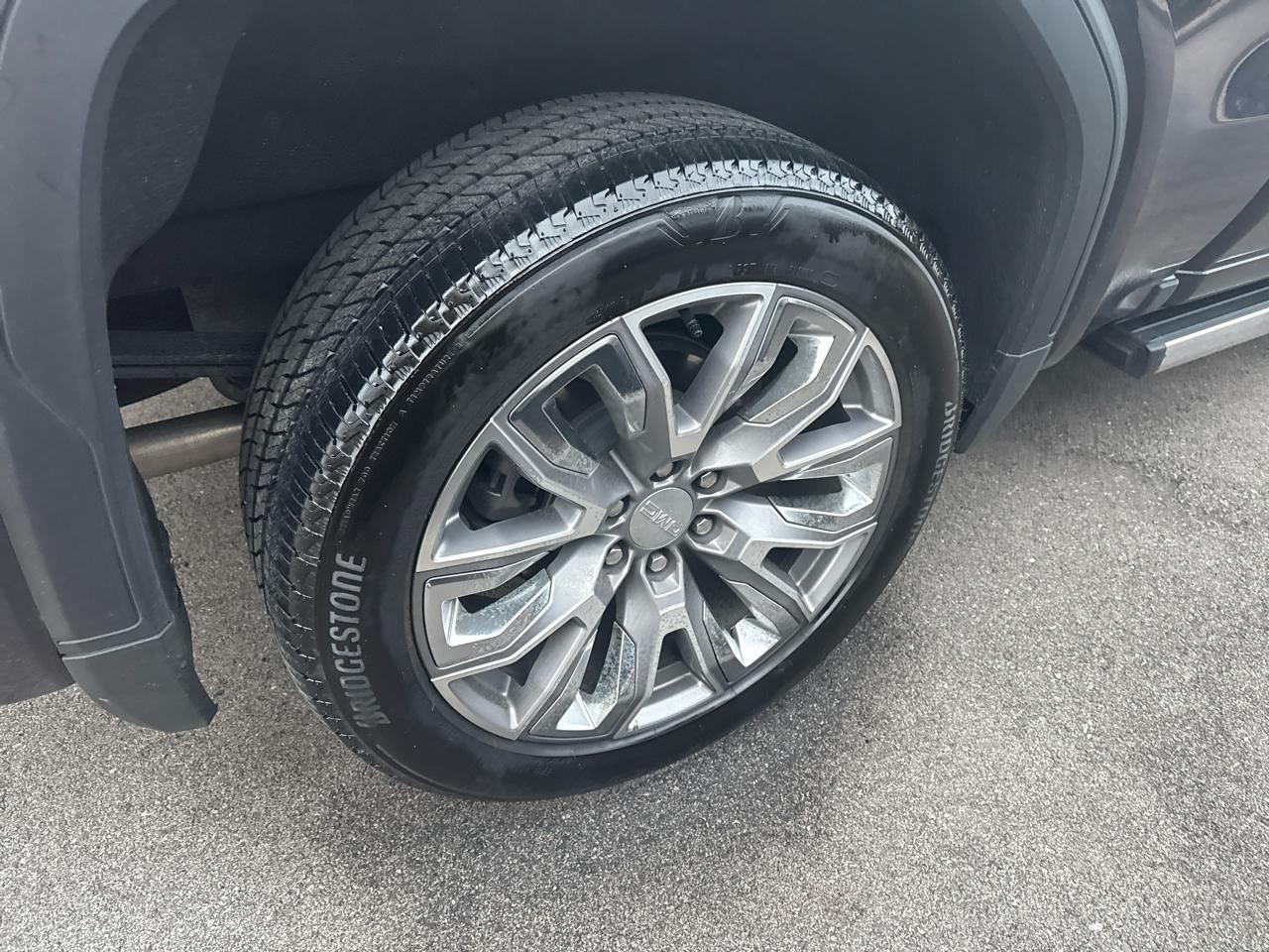 GMC Sierra 1500 4WD Crew Cab 147" Denali 2025