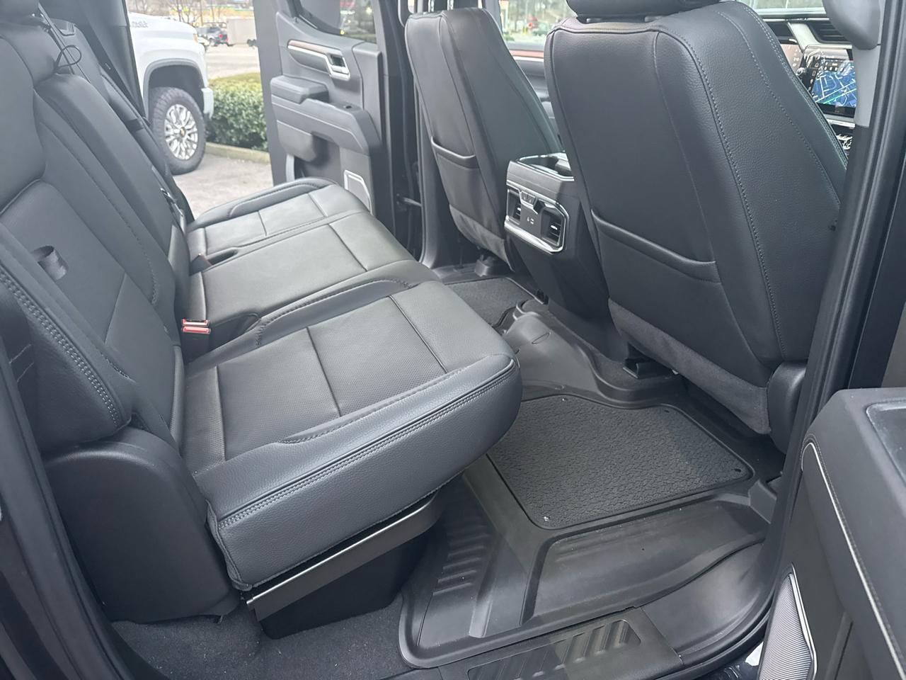 GMC Sierra 1500 4WD Crew Cab 147" Denali 2025