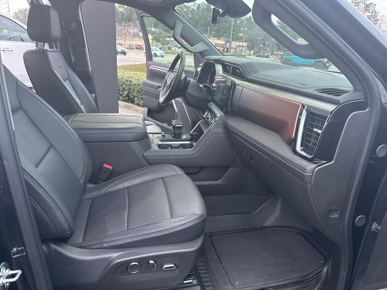 GMC Sierra 1500 4WD Crew Cab 147" Denali 2025