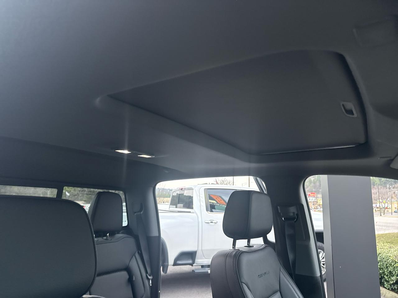 GMC Sierra 1500 4WD Crew Cab 147" Denali 2025