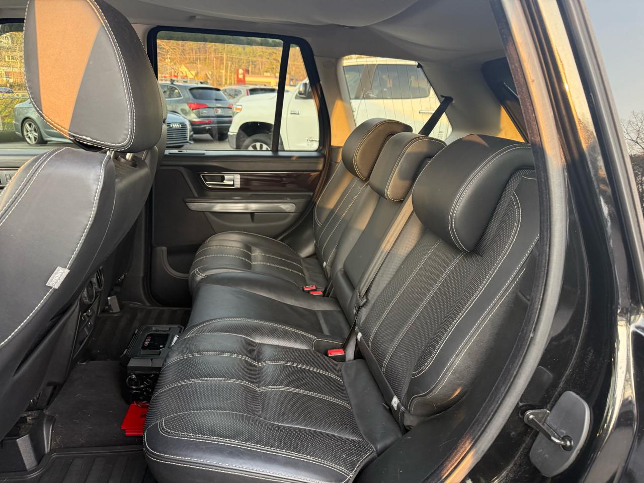 Land Rover Range Rover Sport 4WD 4dr HSE LUX 2011