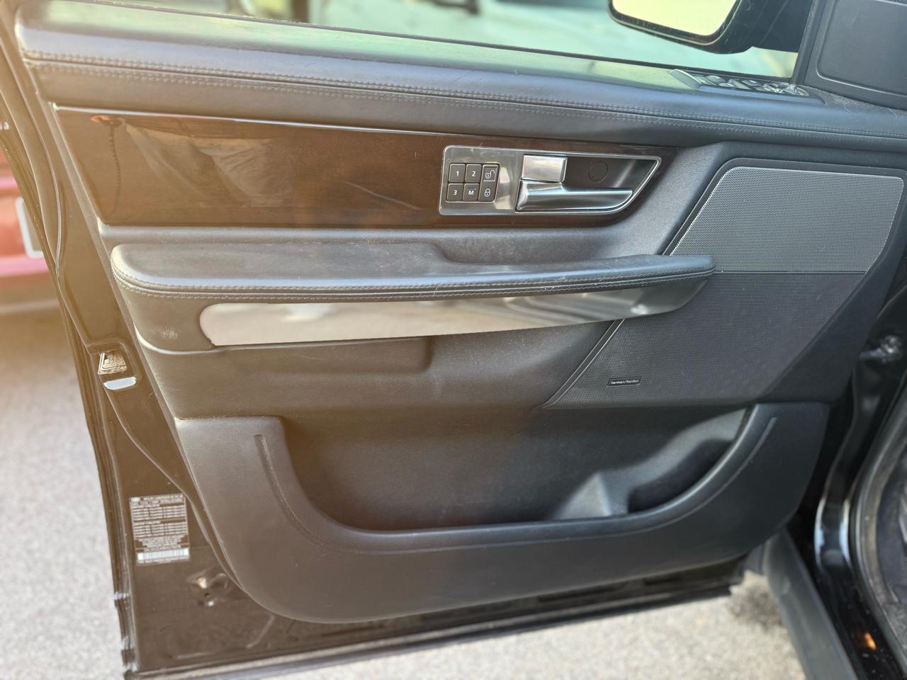 Land Rover Range Rover Sport 4WD 4dr HSE LUX 2011