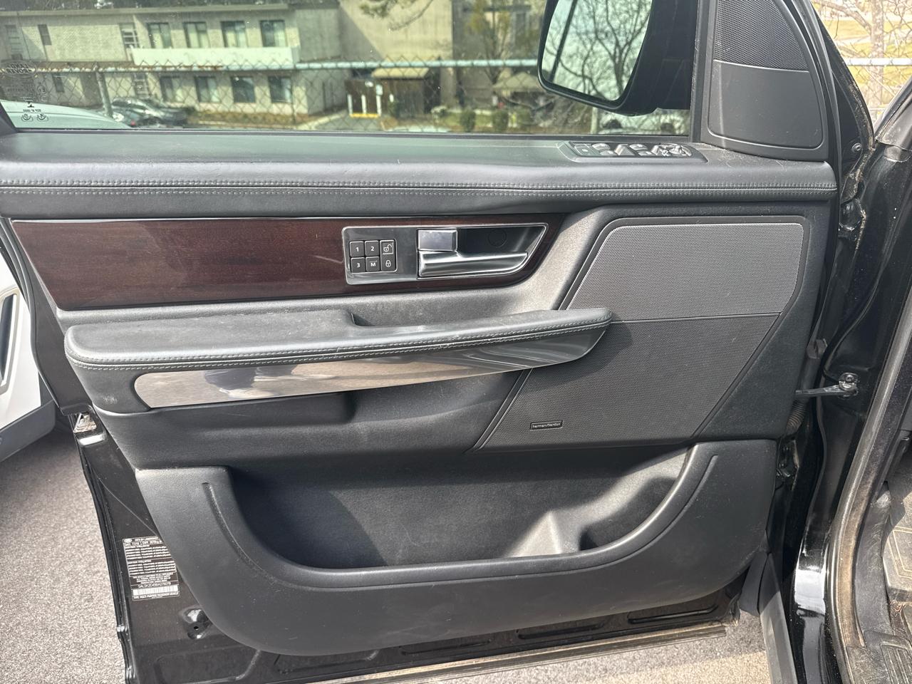 Land Rover Range Rover Sport 4WD 4dr HSE LUX 2011