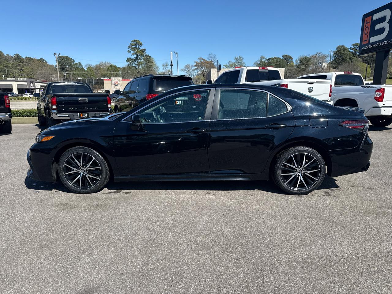 Toyota Camry SE Auto (Natl) 2024