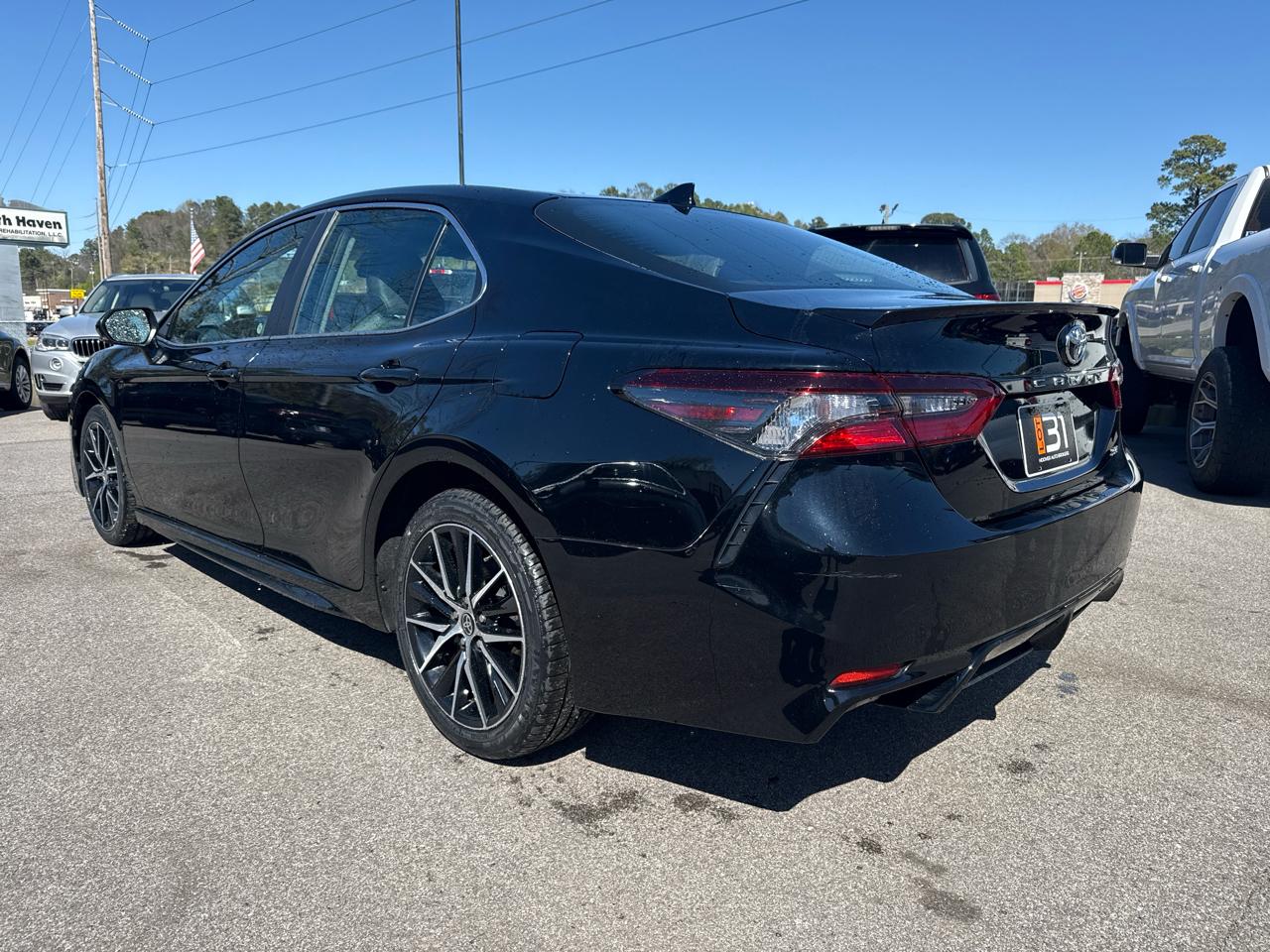 Toyota Camry SE Auto (Natl) 2024