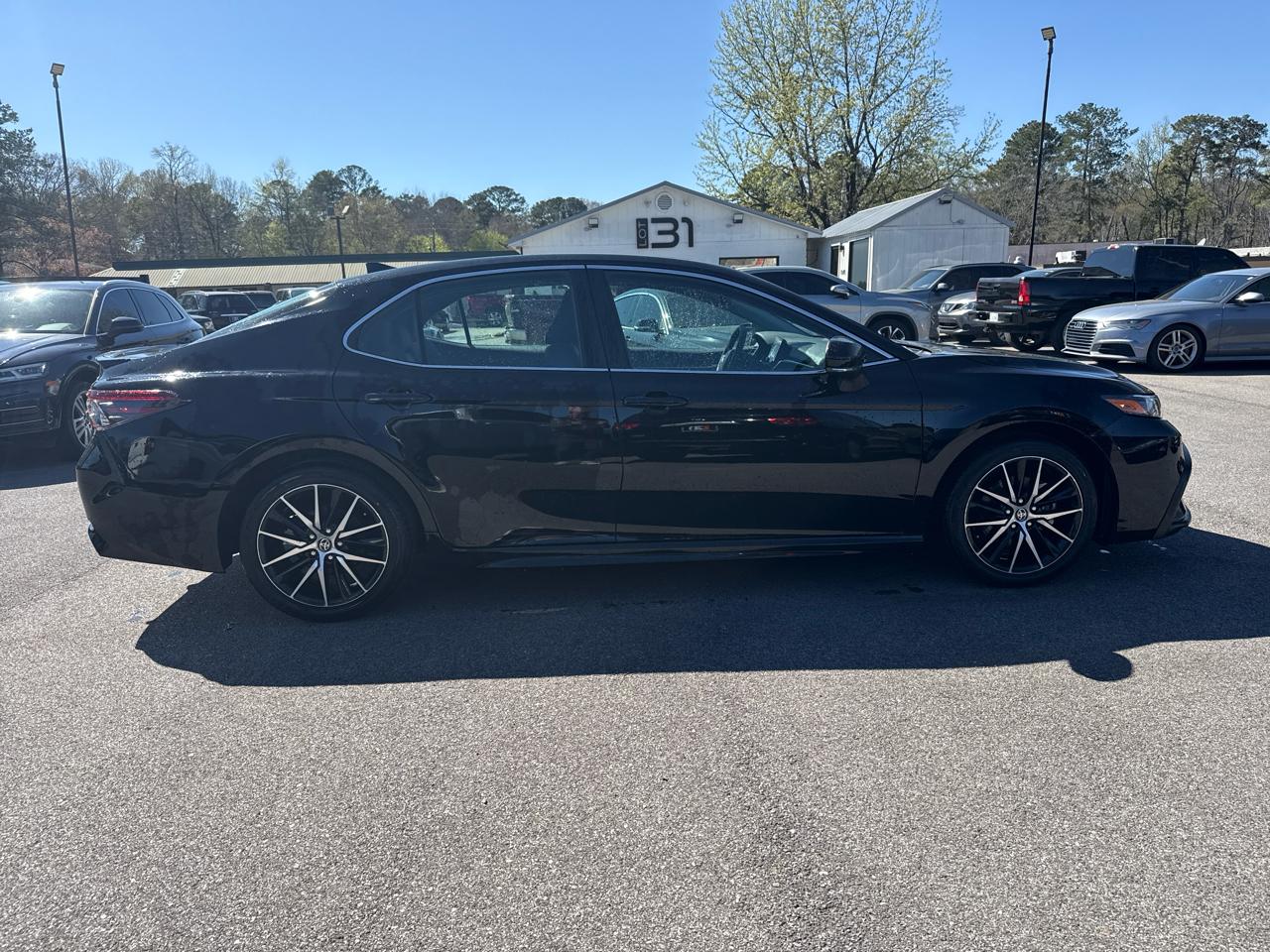 Toyota Camry SE Auto (Natl) 2024