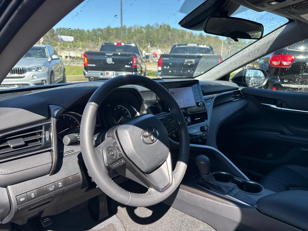 Toyota Camry SE Auto (Natl) 2024