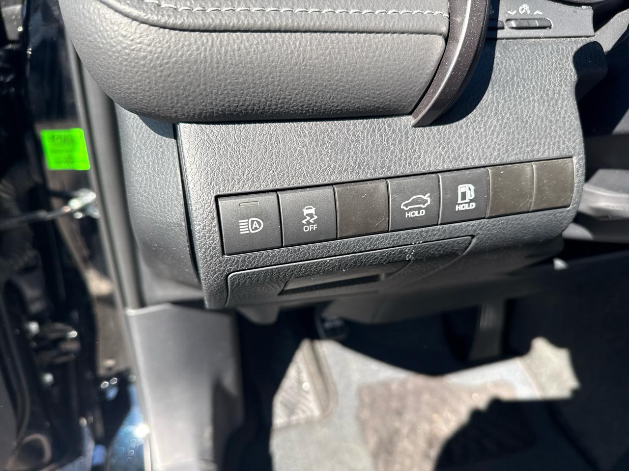 Toyota Camry SE Auto (Natl) 2024