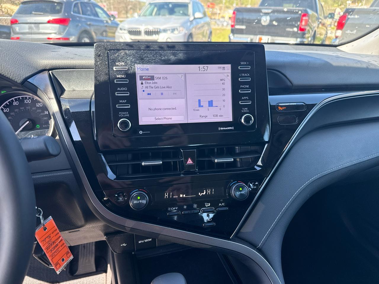 Toyota Camry SE Auto (Natl) 2024