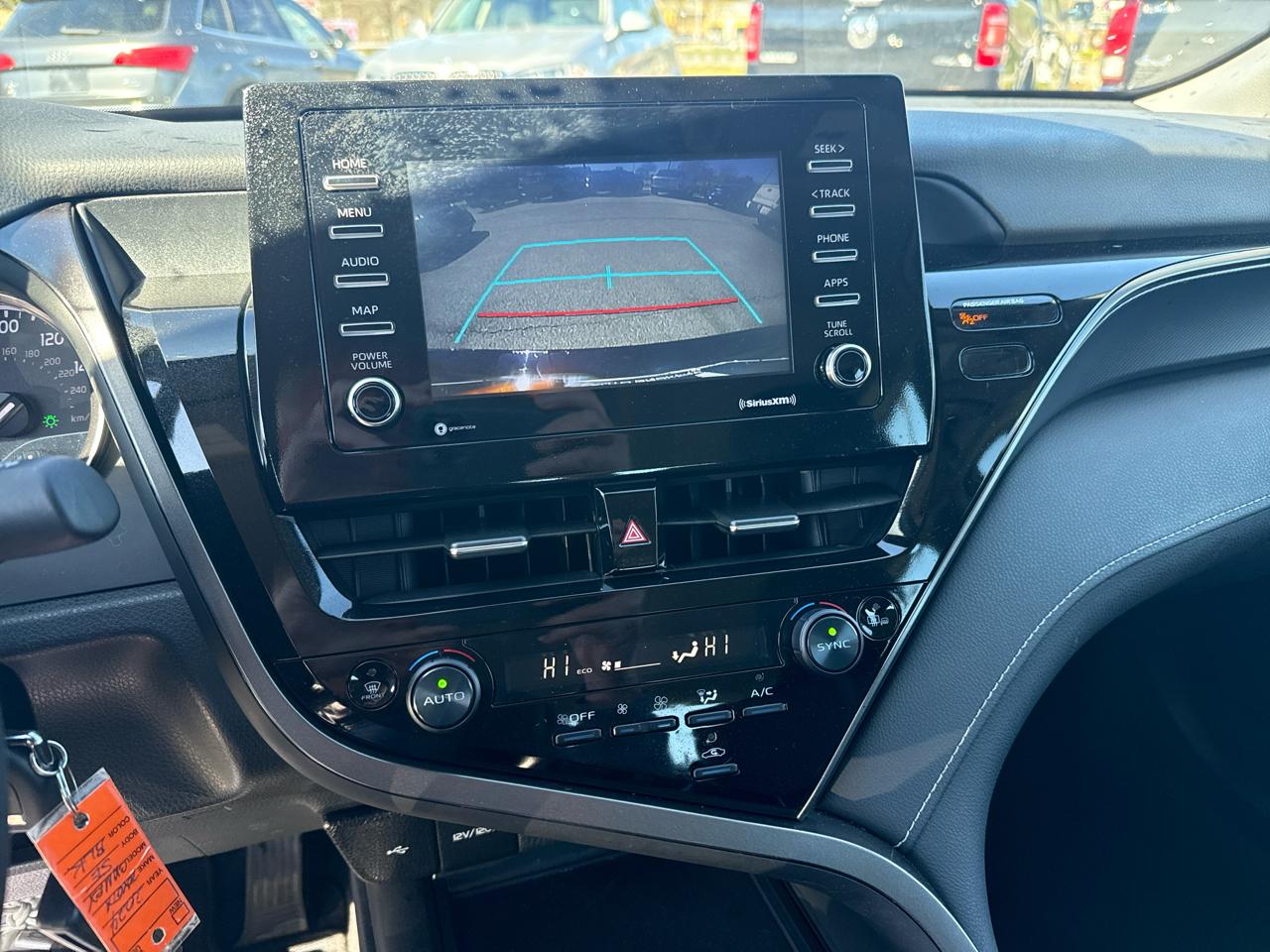 Toyota Camry SE Auto (Natl) 2024