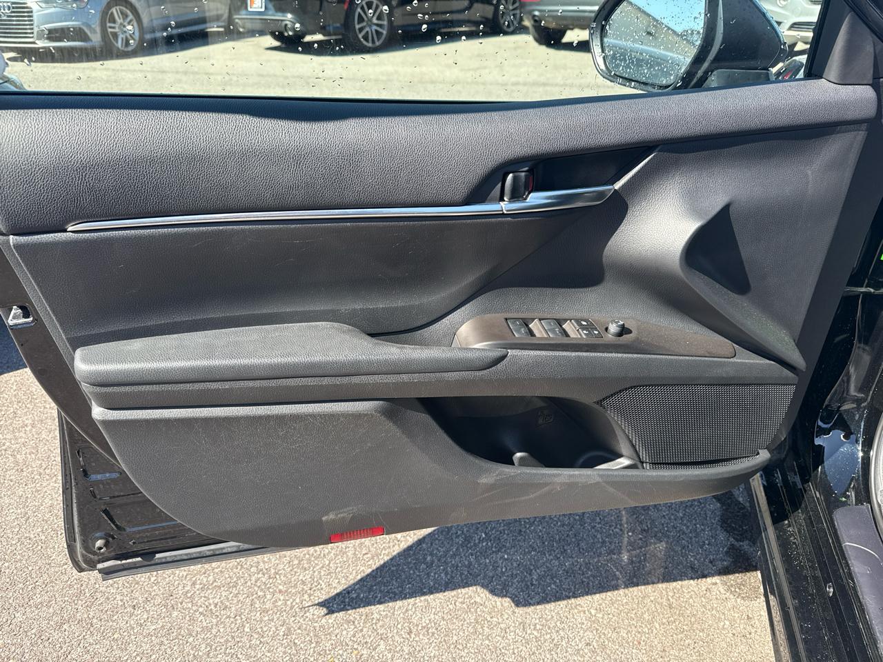 Toyota Camry SE Auto (Natl) 2024