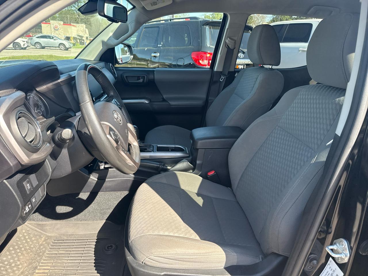 Toyota Tacoma 4WD SR5 Double Cab 6' Bed V6 AT (Natl) 2022