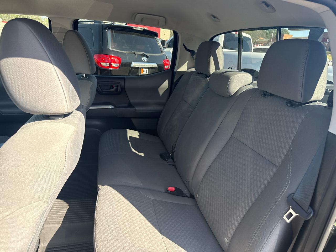 Toyota Tacoma 4WD SR5 Double Cab 6' Bed V6 AT (Natl) 2022