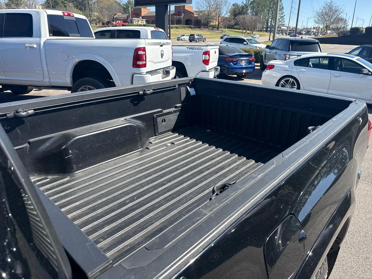 Toyota Tacoma 4WD SR5 Double Cab 6' Bed V6 AT (Natl) 2022