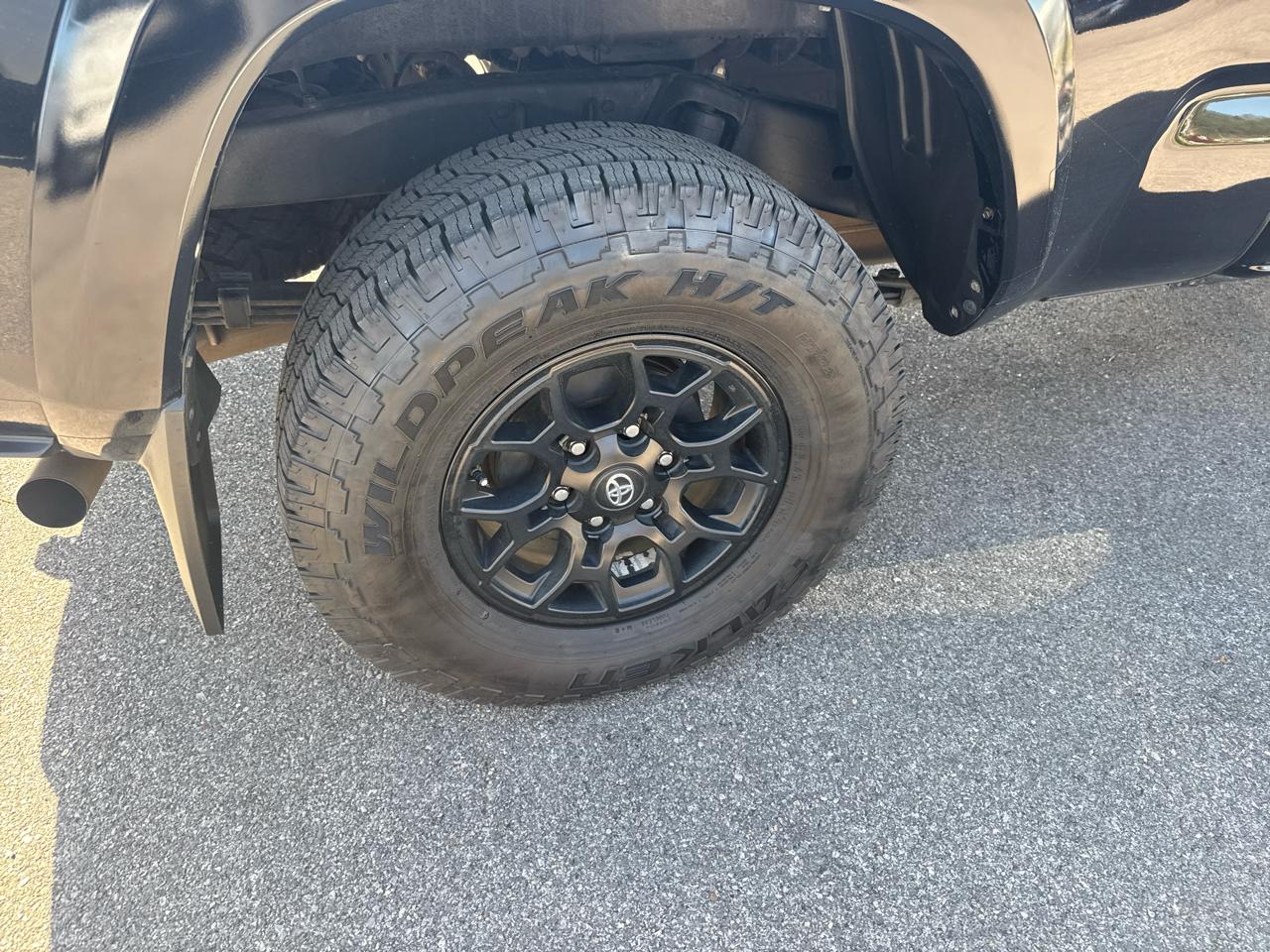 Toyota Tacoma 4WD SR5 Double Cab 6' Bed V6 AT (Natl) 2022