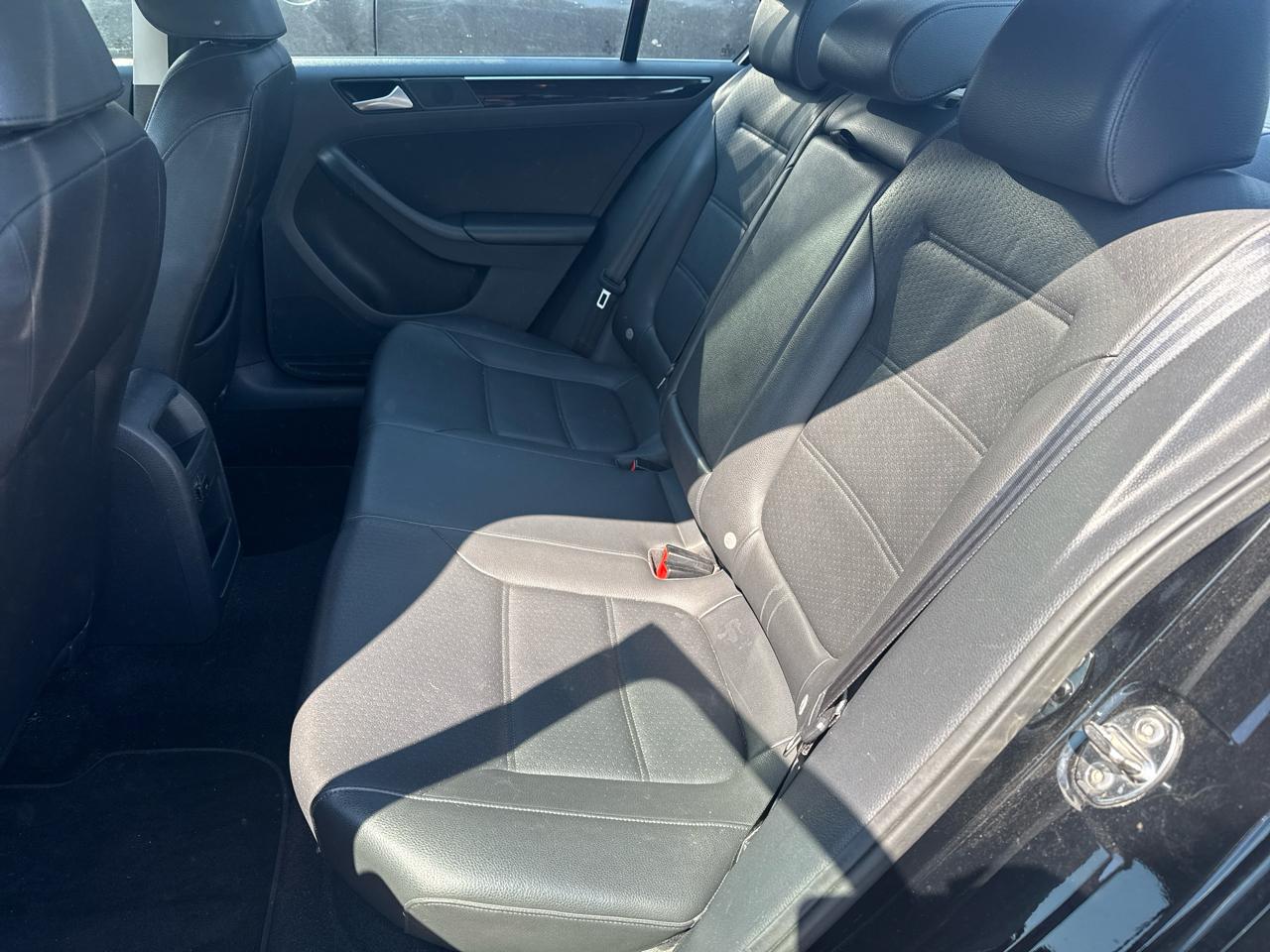 Volkswagen Jetta Sedan 4dr DSG 2.0L TDI S 2015