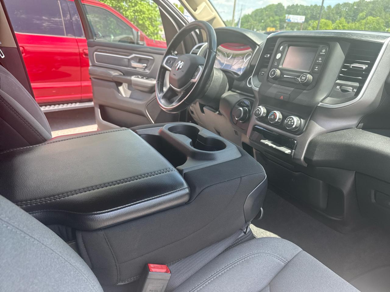 RAM 1500 Big Horn 4x2 Quad Cab 6'4" Box 2020