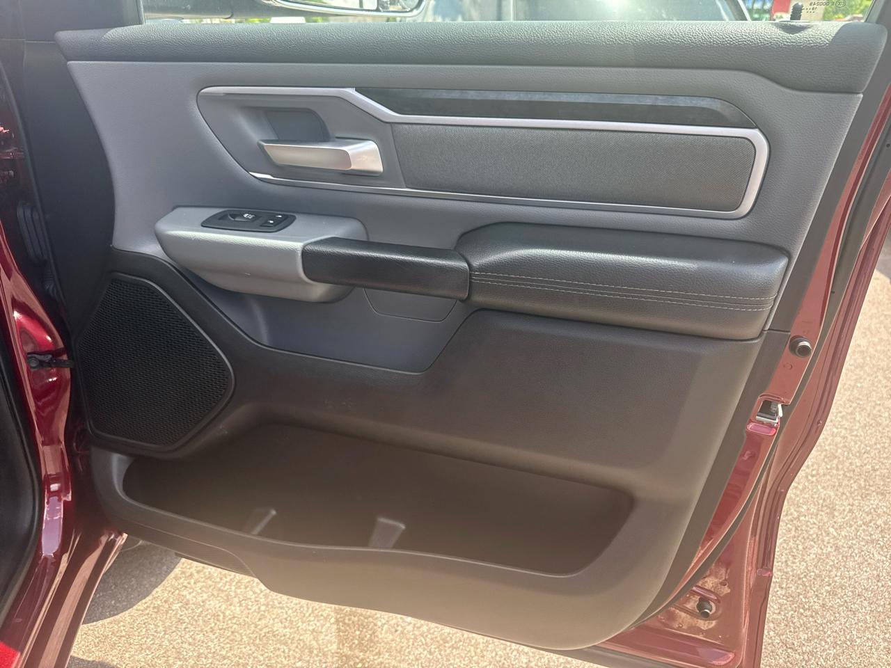 RAM 1500 Big Horn 4x2 Quad Cab 6'4" Box 2020