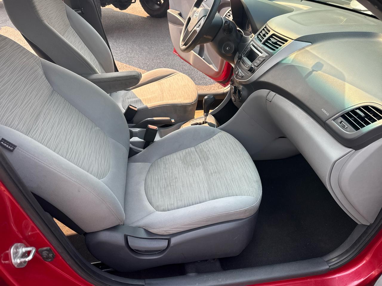 Hyundai Accent 5dr HB Auto SE 2016