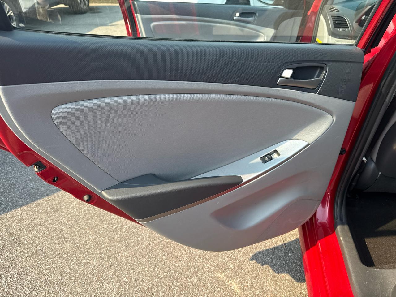 Hyundai Accent 5dr HB Auto SE 2016