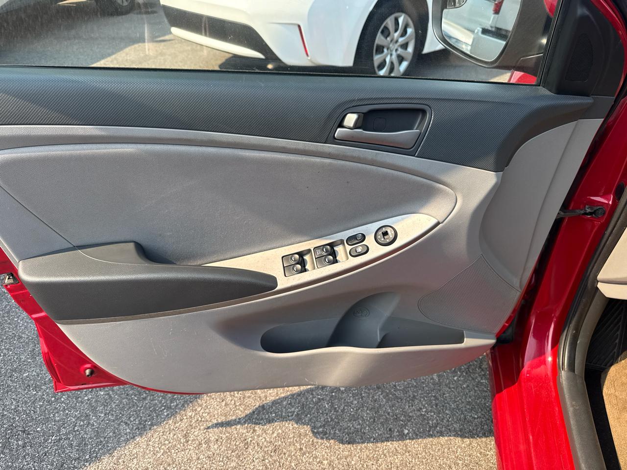 Hyundai Accent 5dr HB Auto SE 2016