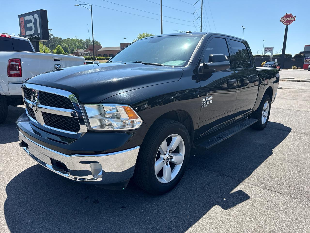 RAM 1500 Classic Tradesman 4x4 Crew Cab 5'7" Box 2022