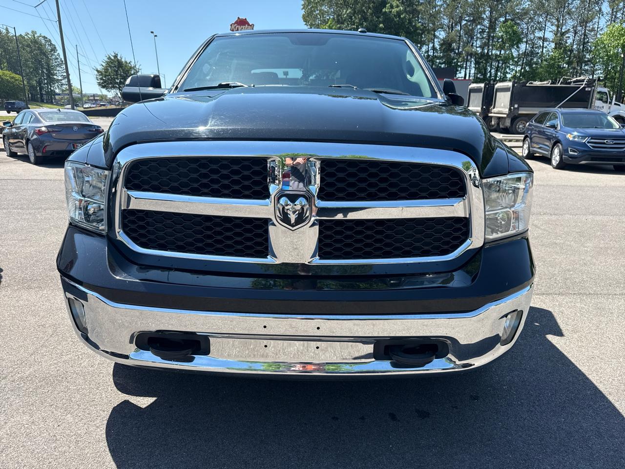 RAM 1500 Classic Tradesman 4x4 Crew Cab 5'7" Box 2022