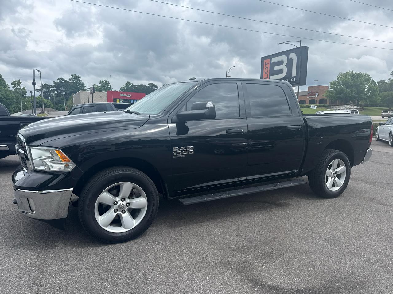 RAM 1500 Classic Tradesman 4x4 Crew Cab 5'7" Box 2022