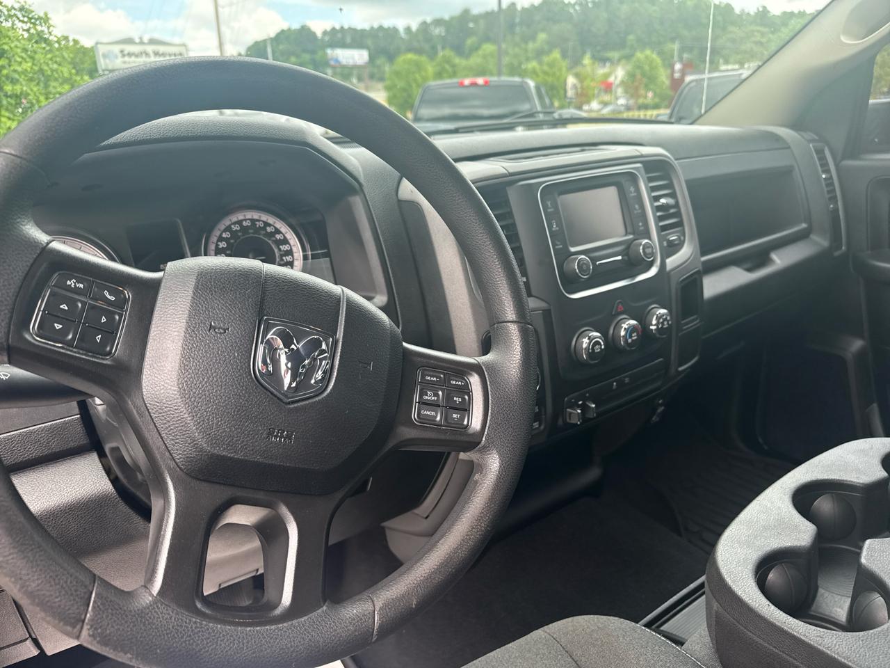 RAM 1500 Classic Tradesman 4x4 Crew Cab 5'7" Box 2022