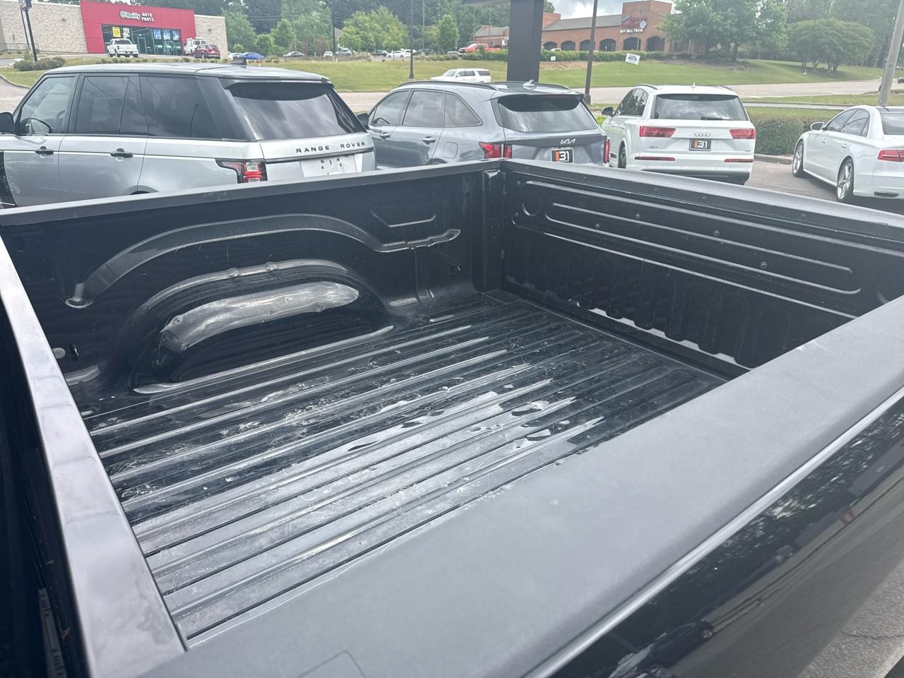 RAM 1500 Classic Tradesman 4x4 Crew Cab 5'7" Box 2022