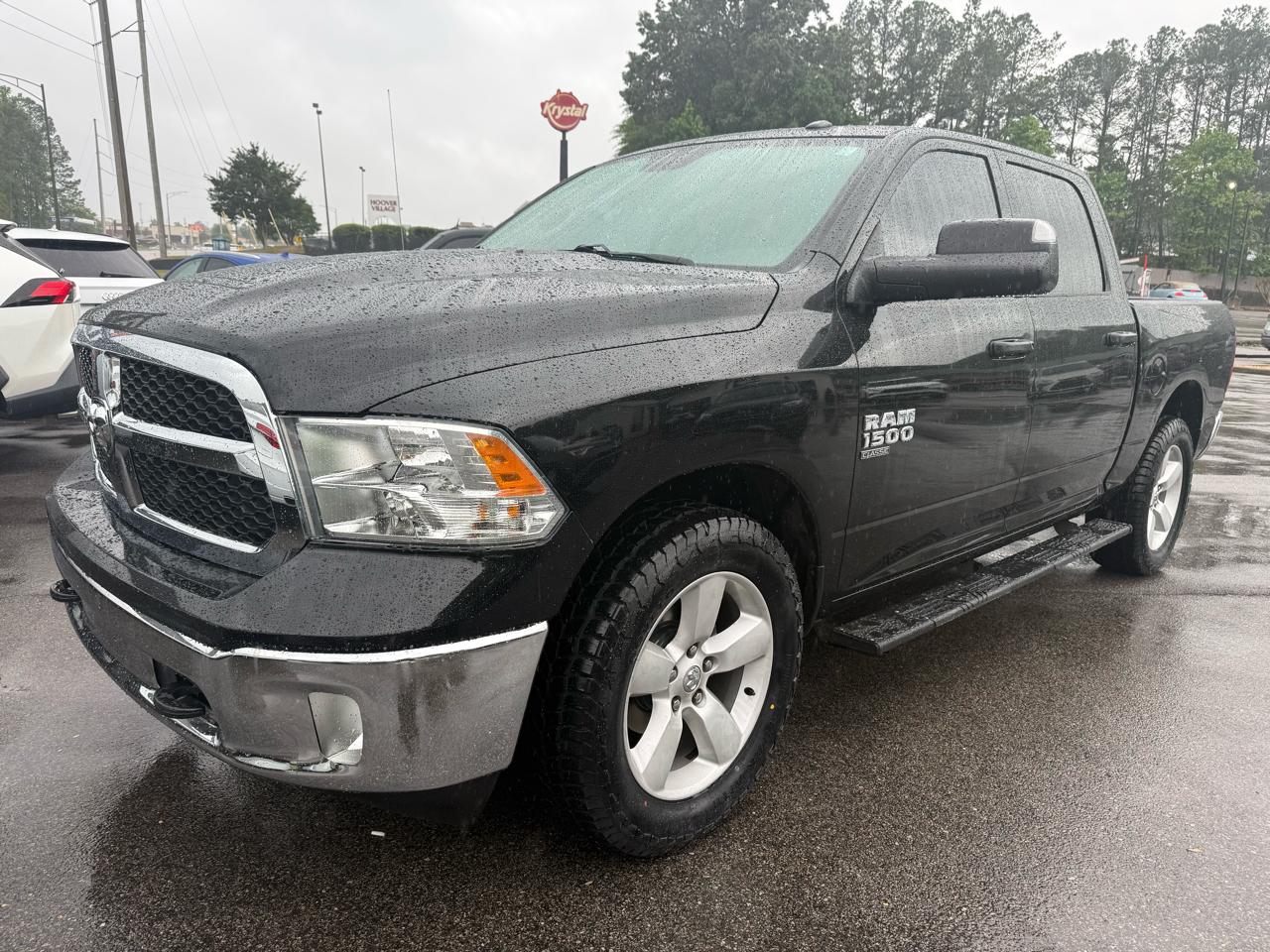 RAM 1500 Classic Tradesman 4x4 Crew Cab 5'7" Box 2022