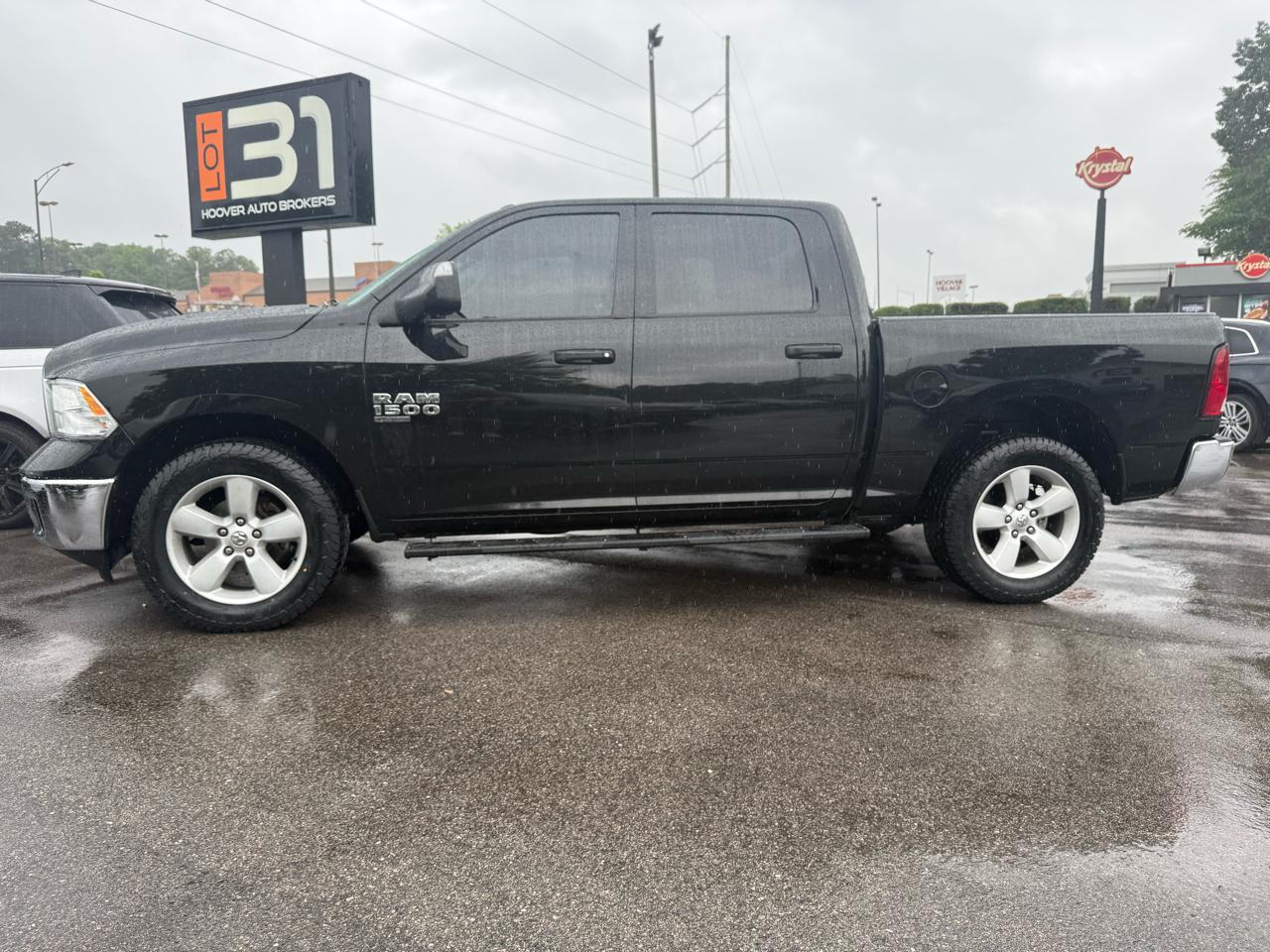 RAM 1500 Classic Tradesman 4x4 Crew Cab 5'7" Box 2022