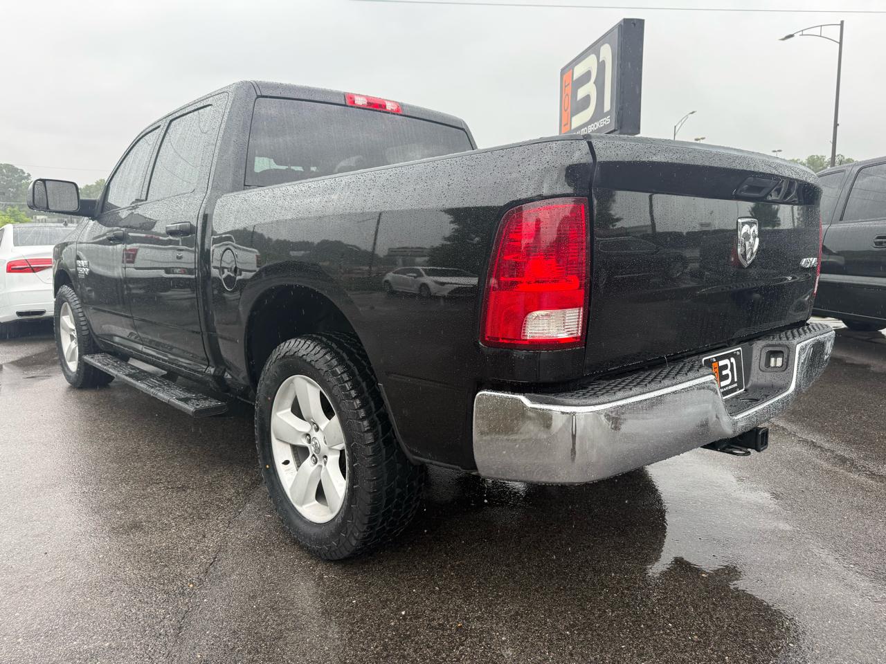 RAM 1500 Classic Tradesman 4x4 Crew Cab 5'7" Box 2022