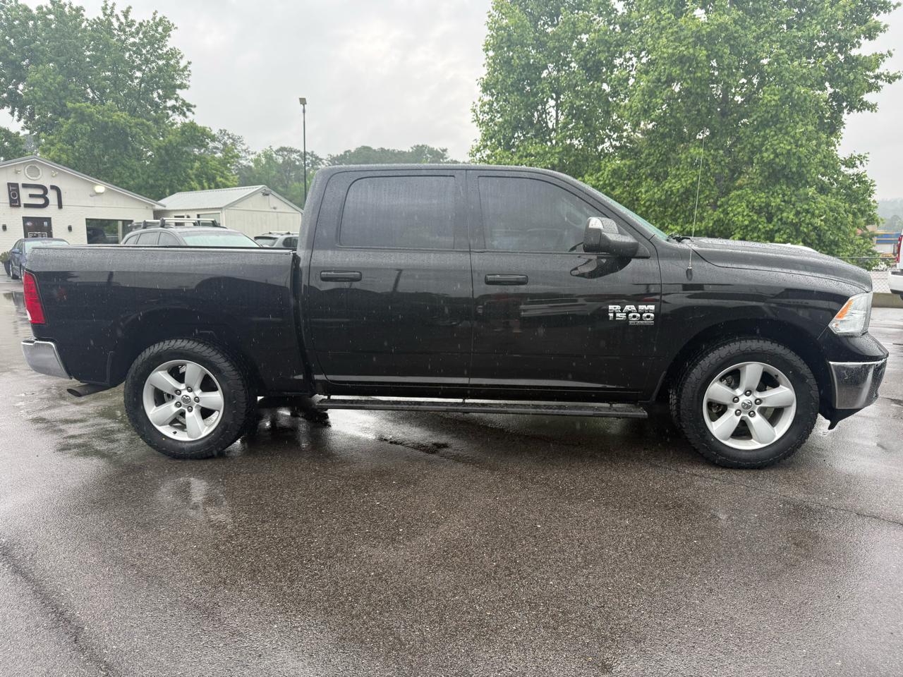 RAM 1500 Classic Tradesman 4x4 Crew Cab 5'7" Box 2022