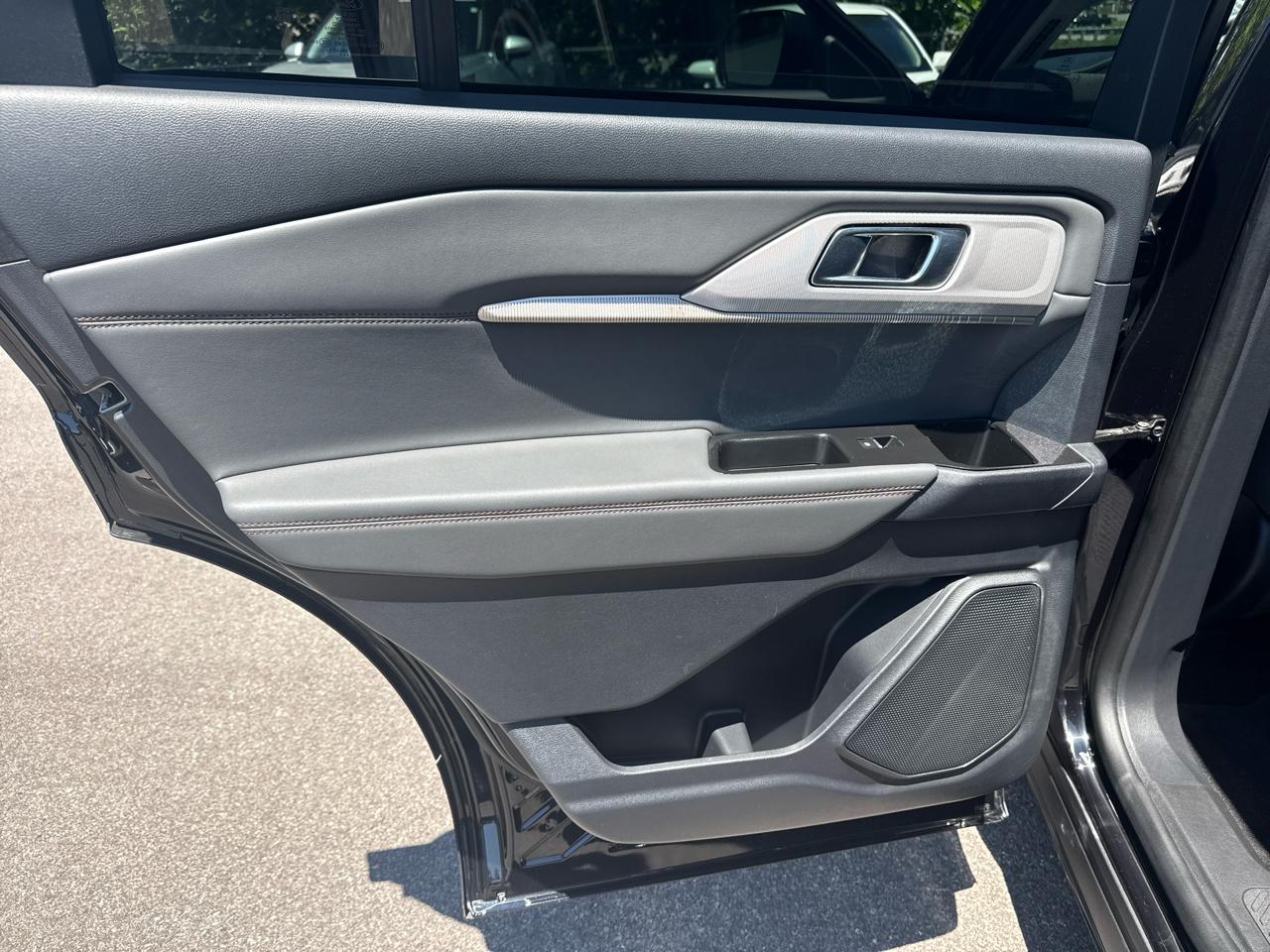 Ford Explorer Active RWD 2025