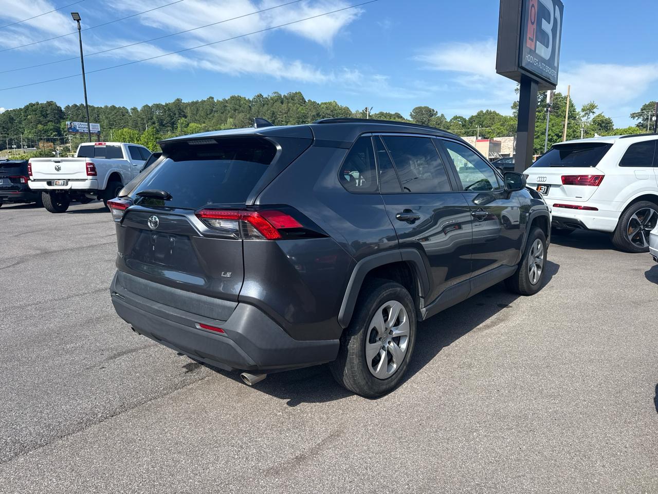 Toyota RAV4 LE FWD (Natl) 2021